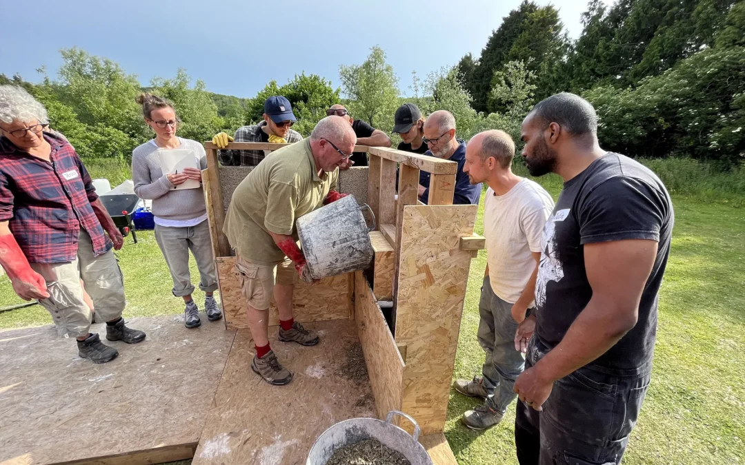 Building with hemp lime (hempcrete)