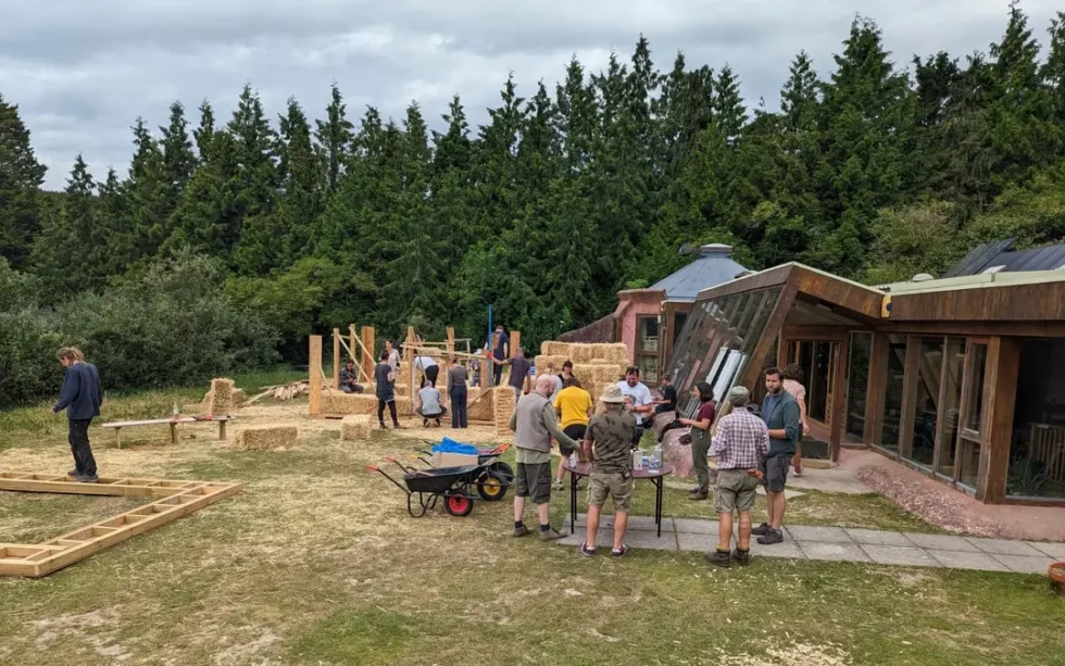 Building with straw bales class at Earthship Brighton