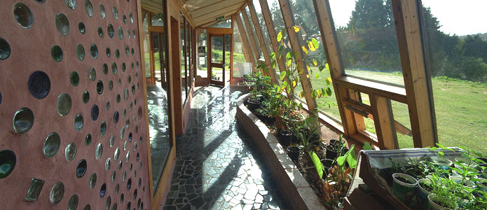 https://brightonpermaculture.org.uk/wp-content/uploads/courses/earthship/slideshow/earthship13.jpg